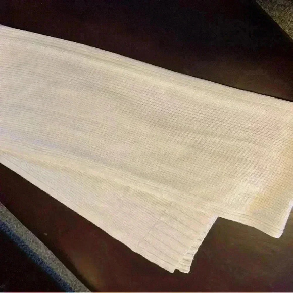 Michael Kors cream colored logo scarf - Picture 3 of 4